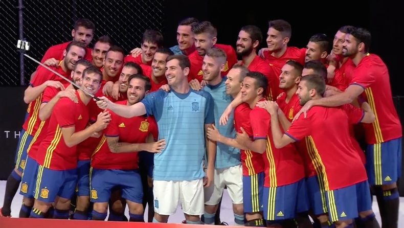 Νέα φανέλα «EURO ’16» η Εθνική Ισπανίας!(gTV)