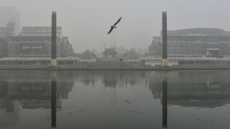 Κίνα: «Κόκκινος συναγερμός» σε δέκα πόλεις για την ατμοσφαιρική ρύπανση
