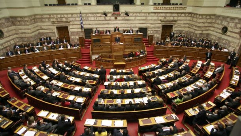 Κατατέθηκε στη Βουλή το νομοσχέδιο για τα «κόκκινα» δάνεια και το μισθολόγιο