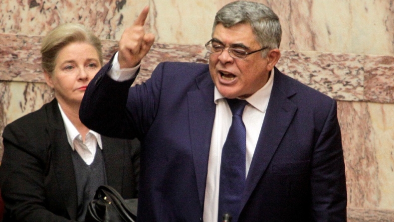«Κατά» της άρσης ασυλίας Μιχαλολιάκου ψήφισε υπουργός και 5 βουλευτές