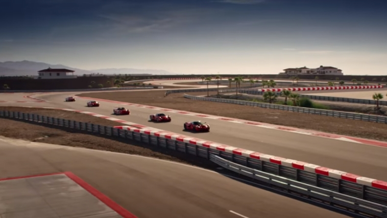 Πέντε κορυφαίες Ferrari στην πίστα (video)