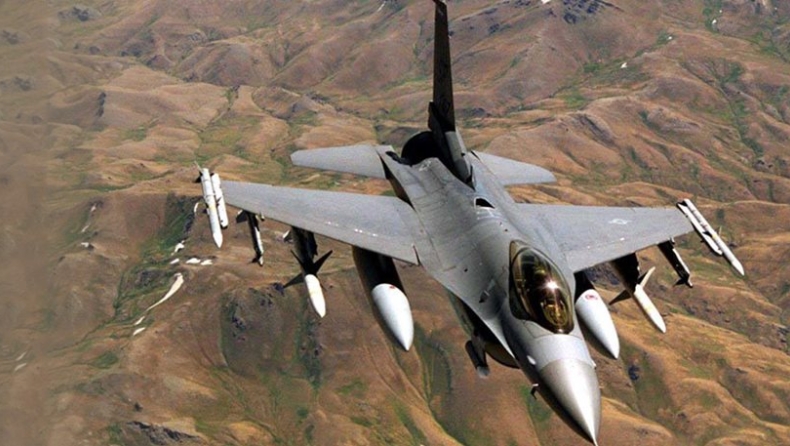 Τουλάχιστον 32 τζιχαντιστές νεκροί από βομβαρδισμούς της αμερικανικής αεροπορίας στη Ράκα