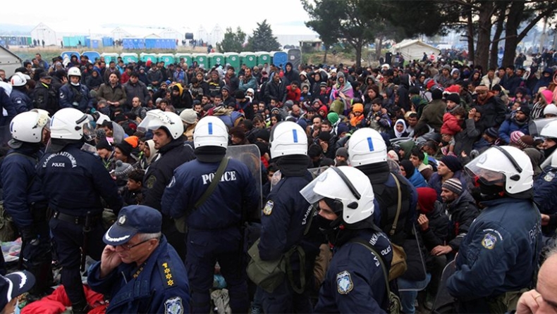 Μετά την έφοδο στην Ειδομένη φέρνουν τους μετανάστες στην Αθήνα
