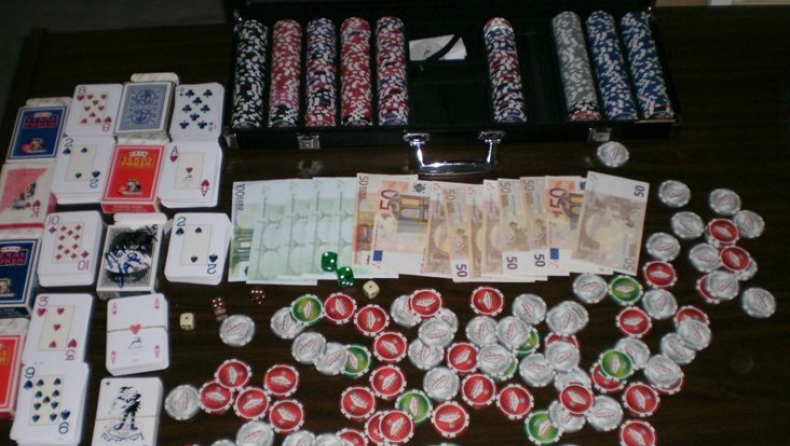 Κόρινθος: Πέντε συλλήψεις για παράνομα τυχερά παιχνίδια στο Κιάτο