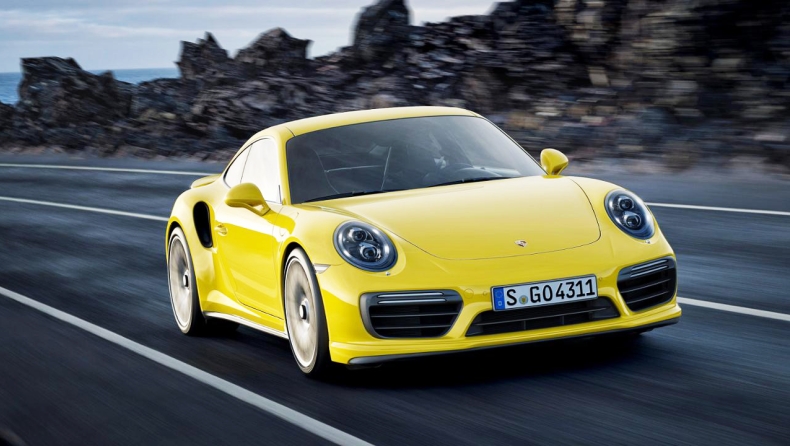 Πιο δυνατή η Porsche 911 Turbo (video)