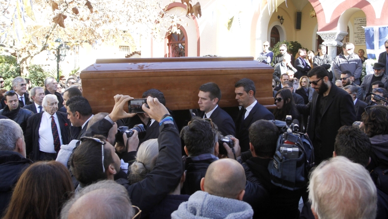 Στεφάνια στην κηδεία Ψωμιάδη από ΑΕΚ και Μελισσανίδη (pics)