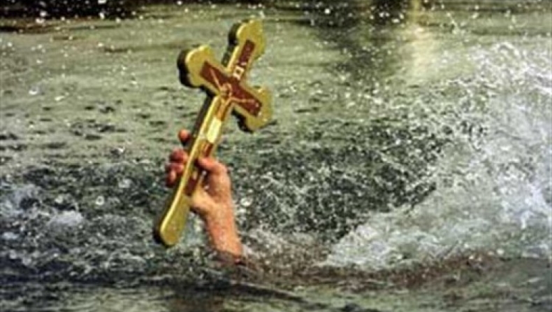 Tσίρκο: Έπαιξαν ξύλο για τον Σταυρό στα Φάρσαλα (vid & pics)