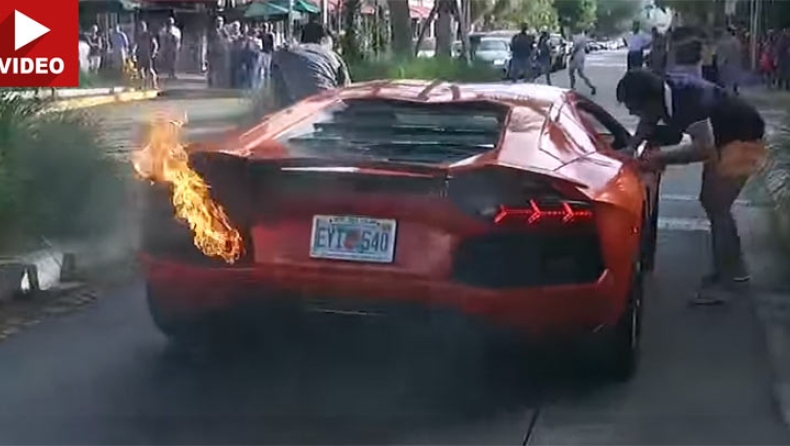 Παρκαδόρος «πυρπολεί» Lamborghini (video)