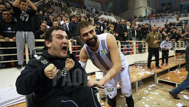 Ο…Γιαννάκης είναι ο πιο πιστός οπαδός του μπασκετικού ΠΑΟΚ!