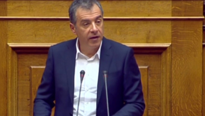 Θεοδωράκης: Η κυβέρνηση με σοφιστείες κάνει εισπρακτικό ντου στο ασφαλιστικό