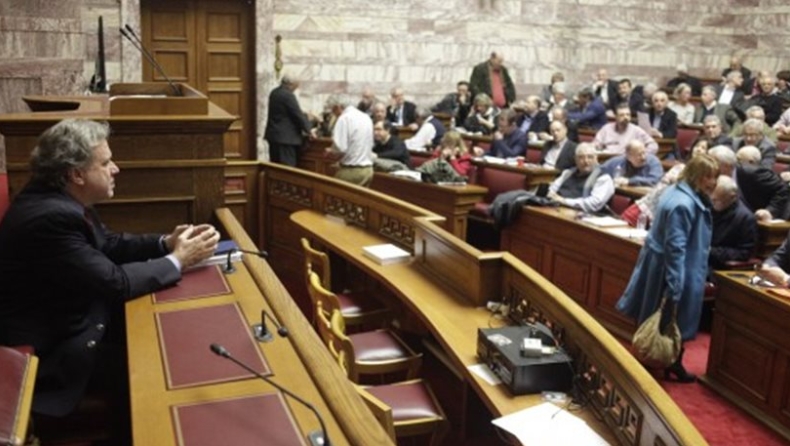 «Ανάκριση» Κατρούγκαλου από τους βουλευτές του ΣΥΡΙΖΑ