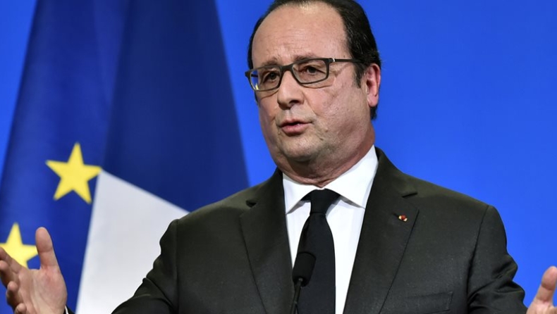 Ολάντ: «Κήρυξε» τη Γαλλία σε κατάσταση έκτακτης ανάγκης «οικονομικά και κοινωνικά»