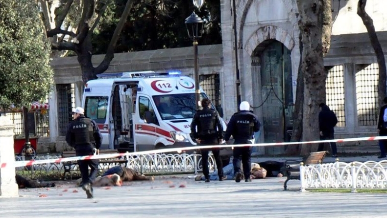 Καμικάζι αιματοκύλισε την καρδιά της Κωνσταντινούπολης - 10 νεκροί (pics&vids)