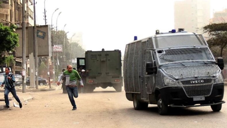Ένοπλοι σκότωσαν τον διοικητή της τροχαίας και τον οδηγό του κοντά στο Κάιρο