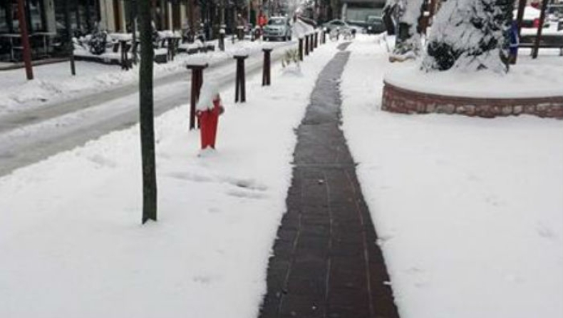 Καρπενήσι: Τα θερμαινόμενα πεζοδρόμια καθαρίζουν μόνα τους από το χιόνι (pics)