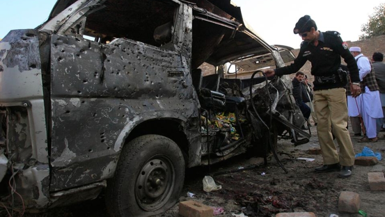 Τουλάχιστον πέντε νεκροί από επίθεση καμικάζι στο Πακιστάν