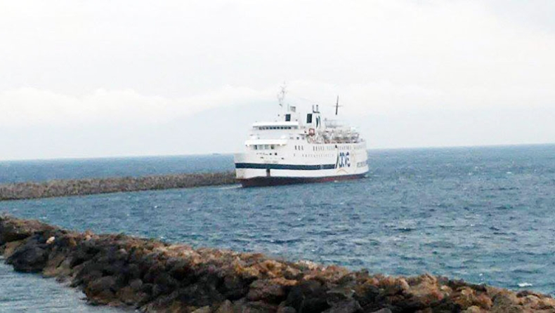 Χανιά: Επιβατηγό πλοίο προσέκρουσε στην προβλήτα!