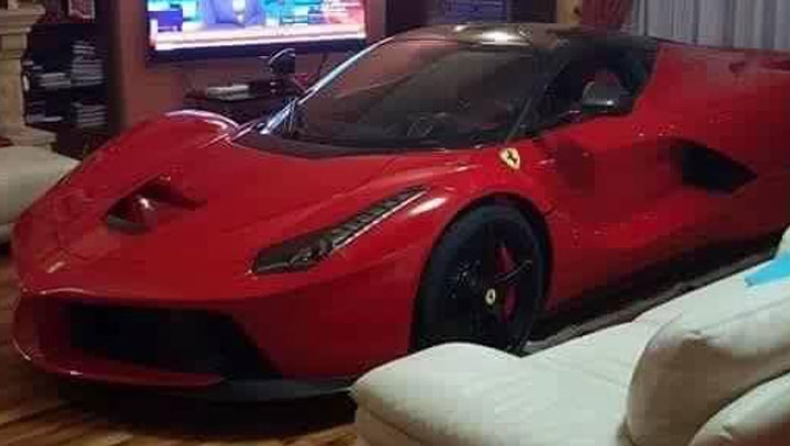 Μια Ferrari στο καθιστικό!