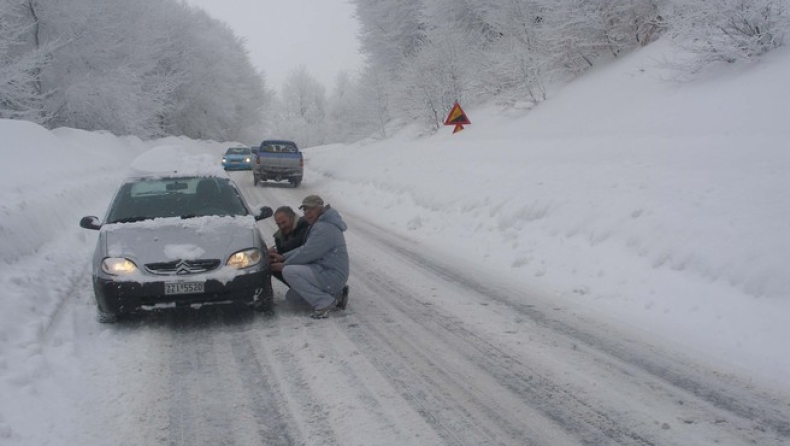 Προβλήματα από τις χιονοπτώσεις στη Βόρεια Ελλάδα