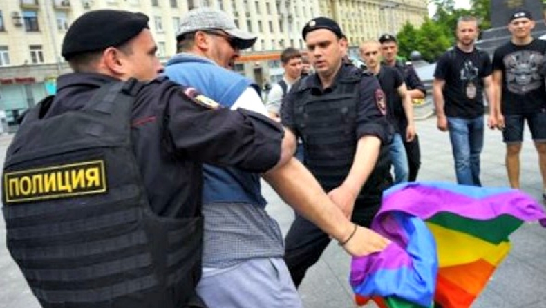 Ρωσία: Συζητήθηκε νομοσχέδιο για φυλάκιση των γκέι