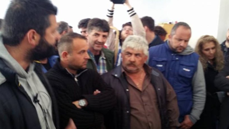 Αγρότες προπηλάκισαν βουλευτές του ΣΥΡΙΖΑ στην Κόρινθο