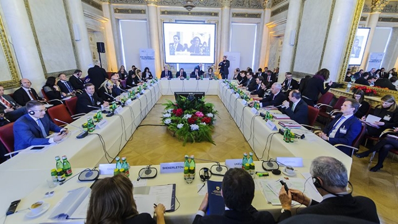 Διάσκεψη Βιέννης: Τι όρους βάζουν στην Αθήνα η Αυστρία και οι σύμμαχοί της για το προσφυγικό
