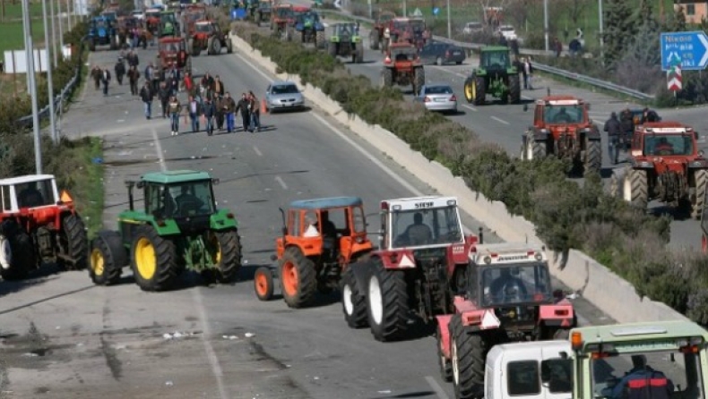 Αγριεύουν οι αγρότες: Μπράλος, Τέμπη, Ισθμός κλειστά