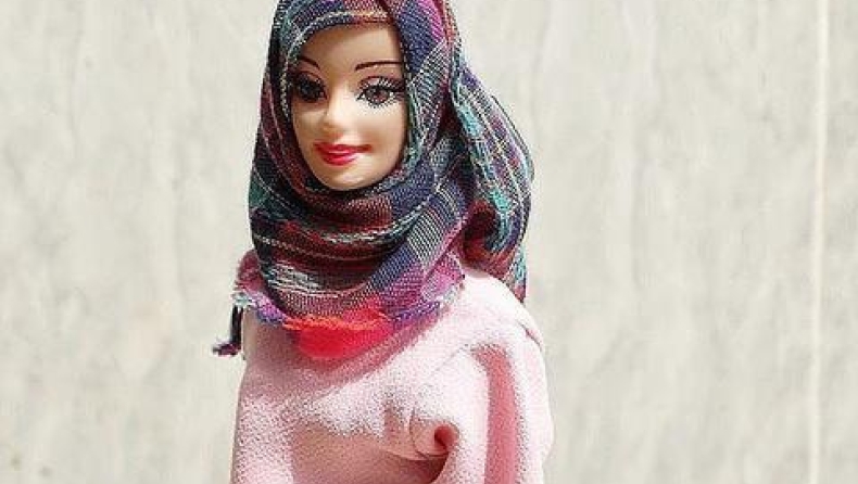 Η Barbie βάζει χιτζάμπ (pics)
