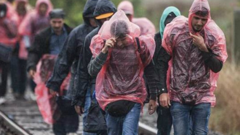 Politico: Ο κίνδυνος να μετατραπεί η Ελλάδα σε ένα τεράστιο στρατόπεδο προσφύγων