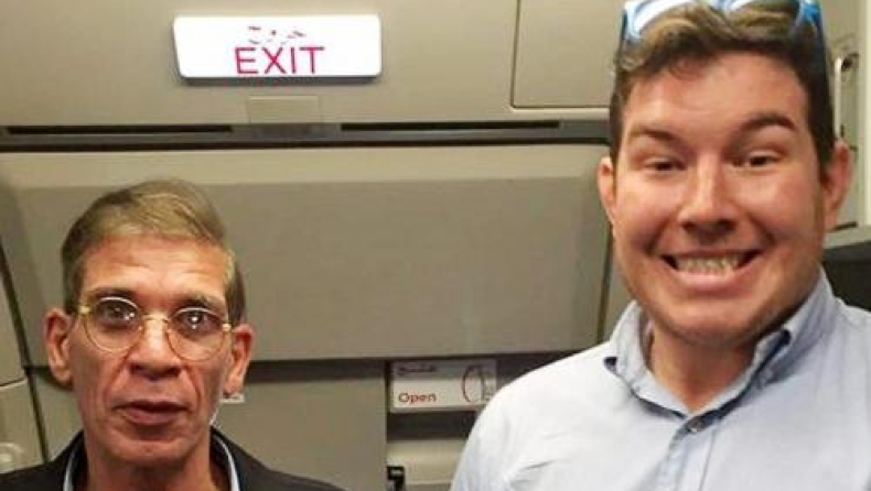 Πως έβγαλε ο βρετανός selfie με τον αεροπειρατή (vid)