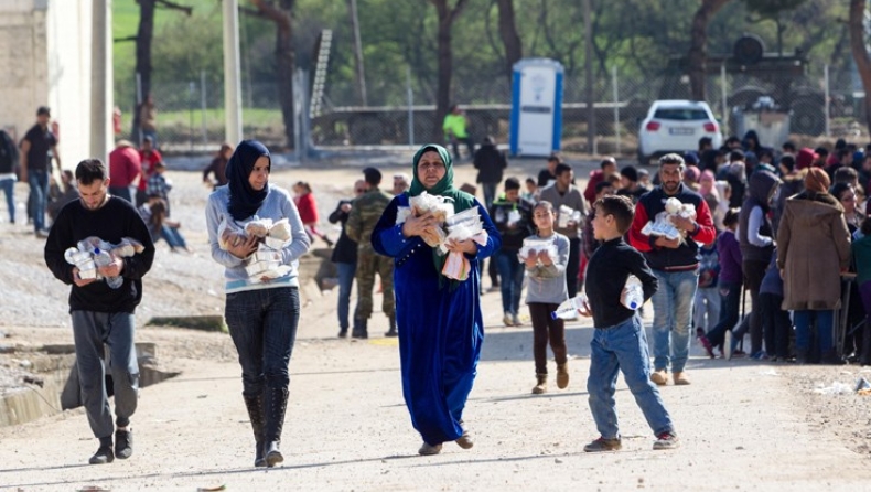 Μένουνε Ελλάδα πρόσφυγες και μετανάστες