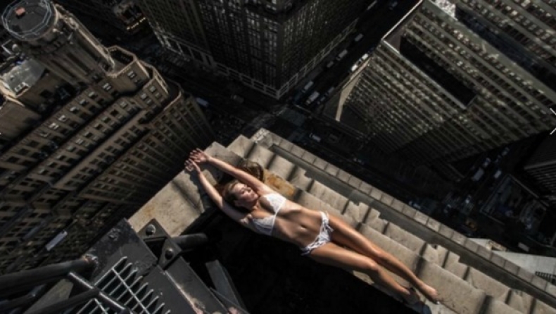 Γυμνές πόζες πάνω στους πιο ψηλούς ουρανοξύστες της Νέας Υόρκης! (pics)