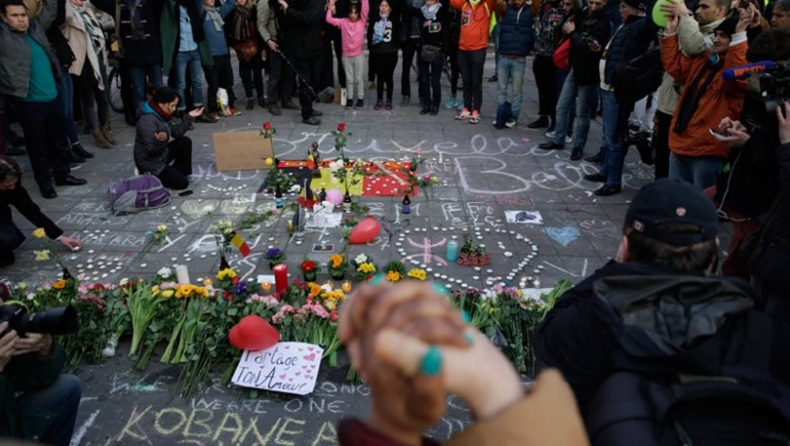 Μηνύματα ειρήνης και αγάπης από τους κατοίκους των Βρυξελλών (vid&pics)