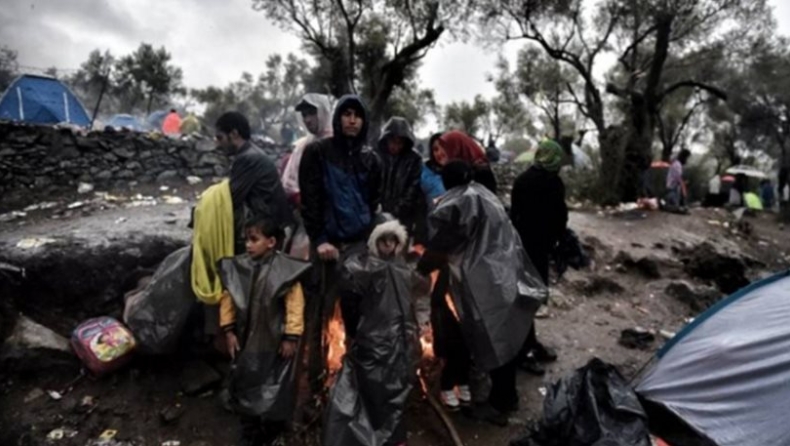 Λα Ρεπούμπλικα: «Η Ελλάδα σπρώχνει 2.000 πρόσφυγες προς την Αλβανία»