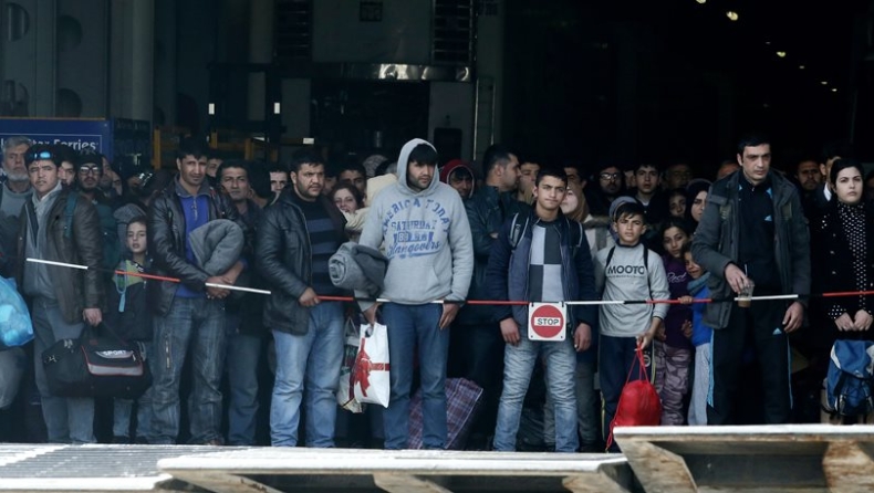 1.300 έφτασαν σε μια ημέρα στη Μυτιλήνη και η κυβέρνηση πετάει φειγ βόλαν