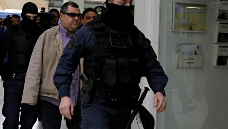 «Θύελλα» αντιδράσεων για την αποφυλάκιση του δολοφόνου Ρουπακιά
