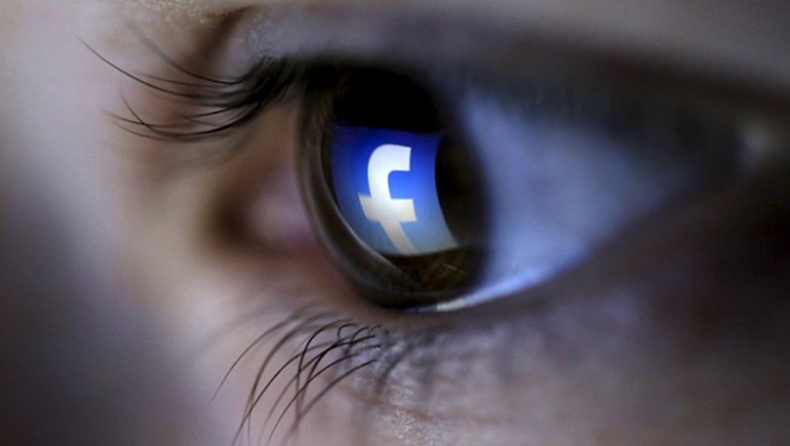 Ποινή φυλάκισης για τους γονείς που «ανεβάζουν» τα παιδιά τους στο Facebook