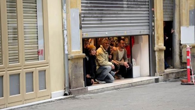 Εκεί κρύφτηκαν οι περαστικοί μετά το χτύπημα στην Κωνσταντινούπολη (pics)