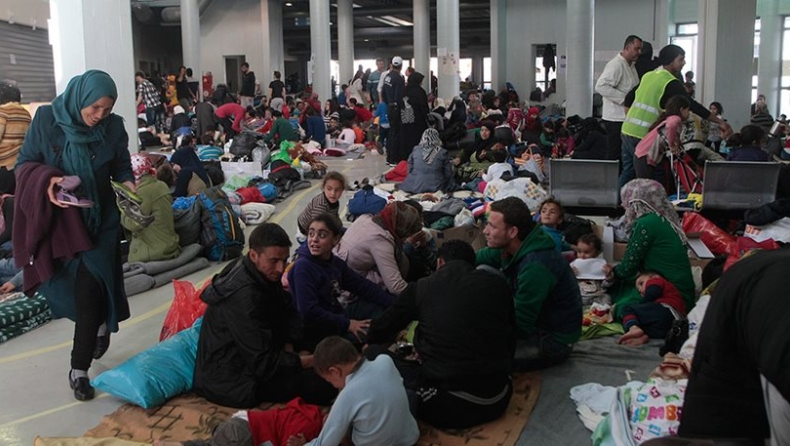 Δραματικές ώρες: Χωρίς ούτε ένα πιάτο φαγητό οι πρόσφυγες στα σύνορα
