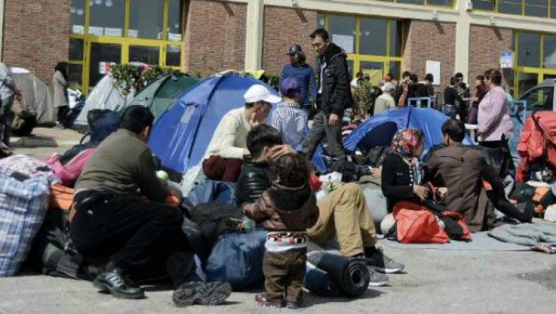 Περισσότεροι από 2.000 μετανάστες στο λιμάνι του Πειραιά