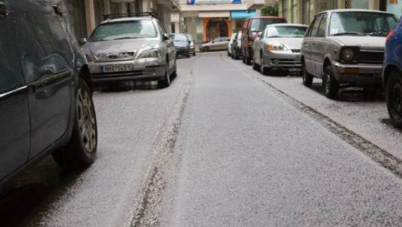 Έστρωσε... χαλάζι στη Θεσσαλονίκη (pics,vids)