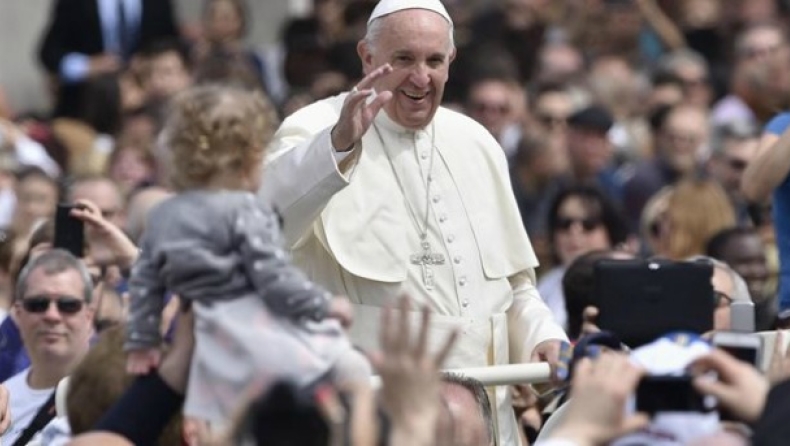 Ο Πάπας λέει ότι δεν είναι και τόσο κακό το προγαμιαίο σεξ