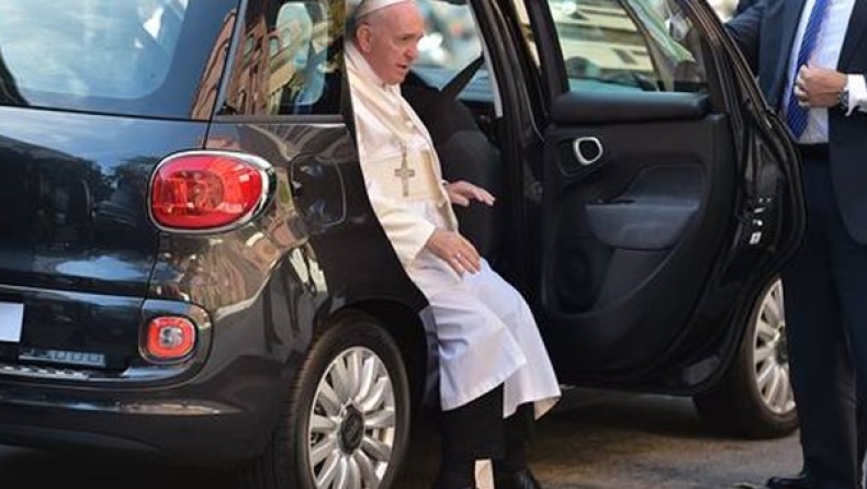 O Πάπας πούλησε το FIAT του για 300.000 ευρώ! (pic)