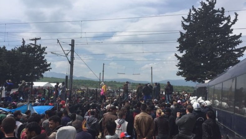 Ειδομένη: Οι πρόσφυγες άρχισαν ξανά τις διαδηλώσεις (pic)