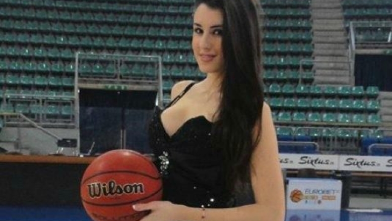 Βαλεντίνα Βινιάλι: Η ομορφότερη μπασκετμπολίστρια του κόσμου είναι Ιταλίδα! (pics)