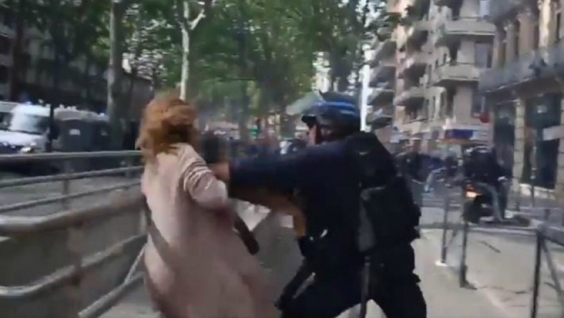 Το εξοργιστικό χτύπημα Γάλλου αστυνομικού σε διαδηλώτρια (vid)
