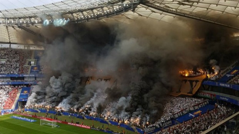 Πήρε... φωτιά ο τελικός του Κυπέλλου στην Πολωνία (vid)
