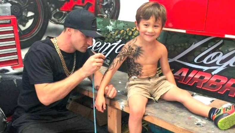 Αυτός ο τύπος κάνει ψεύτικα τατουάζ σε άρρωστα παιδάκια & τους δίνει χαρά (pics)