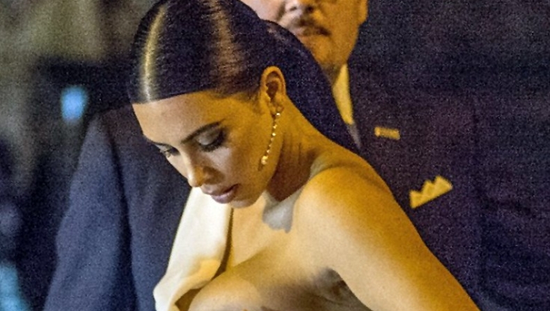 Το μπούστο της Kim Kardashian ξεχειλίζει (pics)