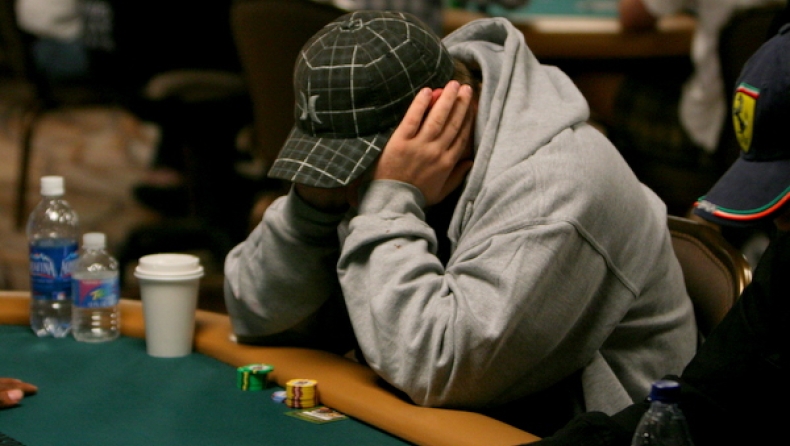 Πως πρέπει να αντιμετωπίσετε έναν κακό αλλά τυχερό παίχτη στο πόκερ;